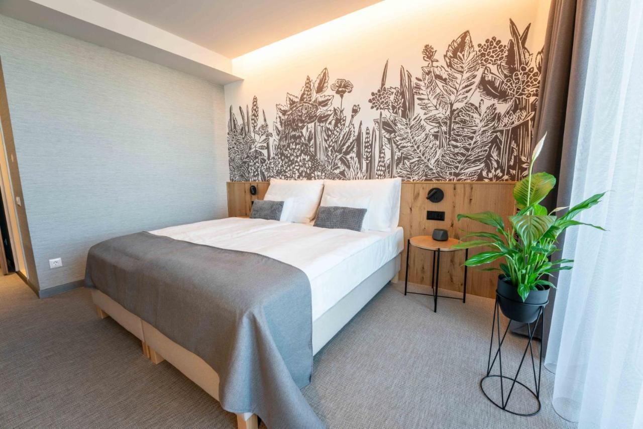 Hegiq Hotel 4*